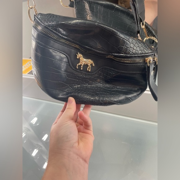 SHEIN black cross body - Picture 3 of 3